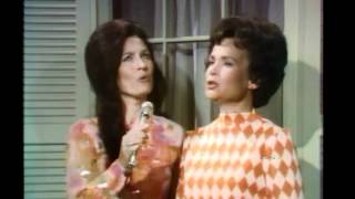 Loretta Lynn -  &quot;If I Could Hear My Mother Pray Again&quot;