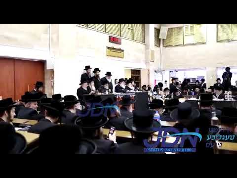 Seret Viznitz Rebbe At Chumash Seudah
