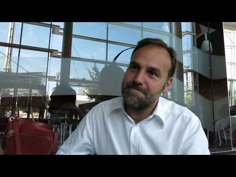 マーク・シャトルワースがUbuntu Edge Phoneについて語る (Mark Shuttleworth Discusses the Ubuntu Edge Phone)