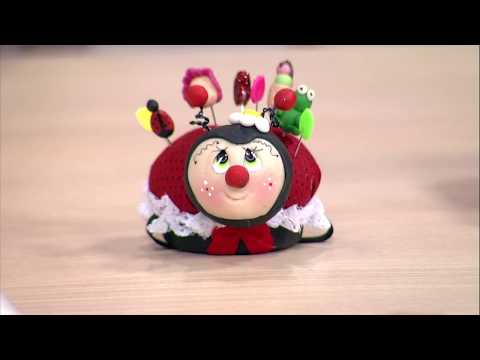 Joaninha Agulheiro em biscuit por Regina Fracaro - 04/10/2017 - Mulher.com - P1/2