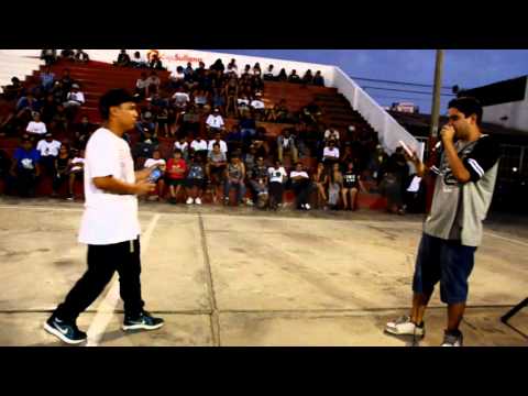 Taylor vs Alexis13 || Batalla Escrita - Linea de Fuego