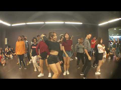 KPOP Dance Off Vol 104: IZ*ONE - La Vie en Rose