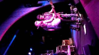 Thompson Square-- Brilliant Disguise-Bruce Springsteen cover. encore performance.AVI