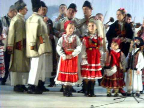 antonia hoza-spectacol de craciun cu ansamblul