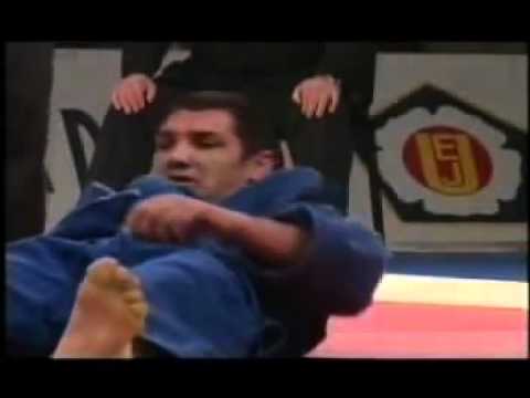 JUDO 2002 World Masters: Islam Matsiev (RUS) - Marian Maria (ROU) [LEGENDARY IPPON!] (knock-out)