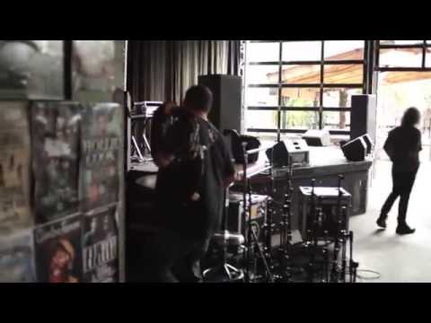 Mackie DL32R Rackmount Digital Mixer Launch Video | Full Compass