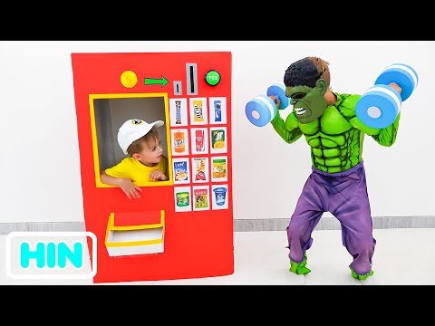 व्लाद और निकिता सुपरहीरो वेंडिंग मशीन किड्स टॉय स्टोरी