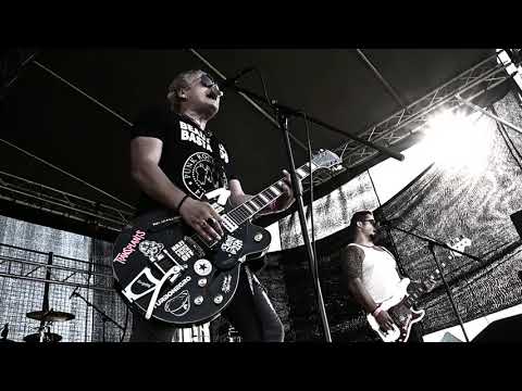 Beautiful Bastards - BEAUTIFUL BASTARDS - TLAK (live záznam Bošianska Metelica vol 2.