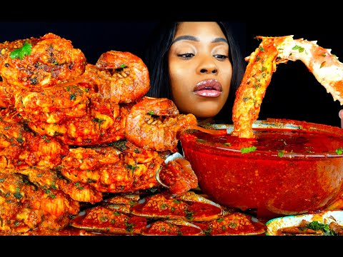 KING CRAB SEAFOOD BOIL MUKBANG | SEAFOOD | MUKBANG | DESHELLED LOBSTER | SEAFOOD BOIL | ASMR EATING