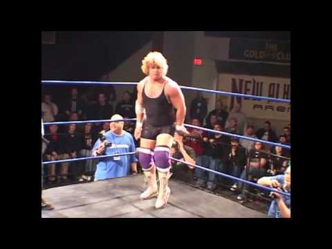 CHIKARA: The great Larry Sweeney vs One Man Gang Strut Off!