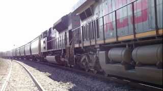 preview picture of video 'KCS Lines 4591 & 4013 con el granolero en Bocas, S.L.P. México.'