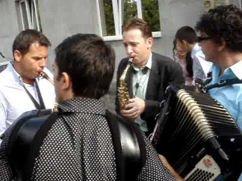 Fratii Pit demostratie