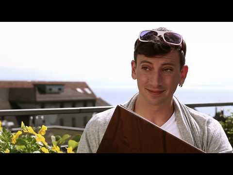 fotoCharly ist der Spezialist für Fotobuch und Fotogeschenke für die Schweizer.