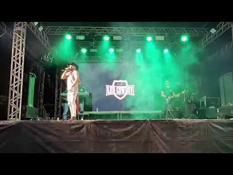 Ao vivo em Nacip Raydan -MG / Gerasom empurrando os graves 