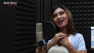 Download lagu Dede Risty _ Foto Kenangan mp3