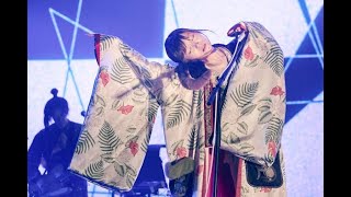 「椎名林檎と彼奴等の居る真空地帯」ライブダイジェスト映像がテレビ放送に先駆け公開！......