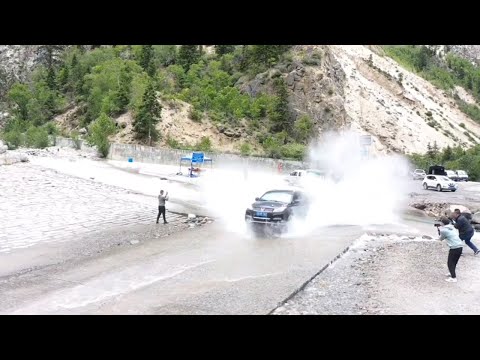 Most Satisfying Water Splashing | Cars Crossing River