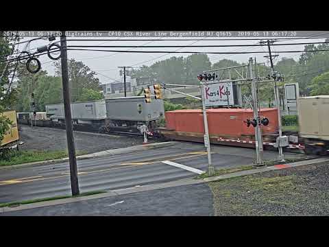5- 13-2019 06:17 sb stack trailers CSX Q010