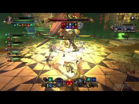 Neverwinter [PS4] - IL 2,378 Paladin TANKS ORCUS like a pro (39:03 Run)