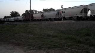 preview picture of video 'UP loaded frac sand train at Caldwell, TX - 4.14.2013'