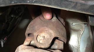 Example: Dodge Ram 2500 bad u joints on front driveshaft
