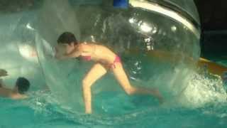 preview picture of video 'AquaParc - Le Bouveret - Waterball'