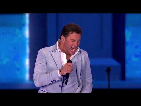 Tino Martin - Thuis komen pas de tranen (Live in het Olympisch Stadion Amsterdam)