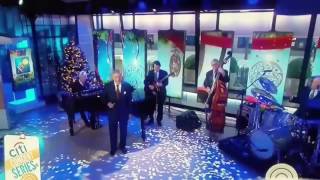 Tony Bennett sings White Christmas in his own inimitable style!