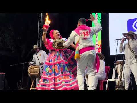 PAREJA BAILADORA DE CUMBIA FESTIVAL NACIONAL DEL PITO ATRAVESA’O 2024