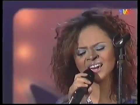 Siti Sarah Saat Hilang Cintamu Semifinal Muzik-Muzik Balada 2004.