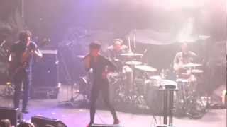 Poliça - Amongster (HD) Live in Paris 2012