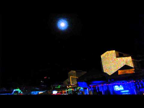 Poema a la Luna por Diego Fallon, en Copacabana