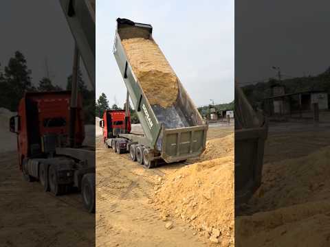 Unloading 🚛💨👈🏼 #truckers #truckdriver