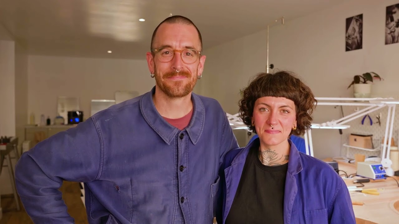Créez votre bague solitaire sur-mesure aux côtés de Margaux et Emeric - Vidéo
