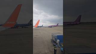 다낭국제공항(베트남)주기장에 진입하는 태국 항공 A330-300 (2025.2.18. 촬영)