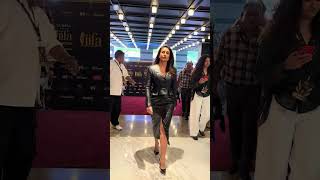 Download lagu Kareena Kapoor's Entry at IIFA mp3 Download lagu Kareena Kapoor's Entry at IIFA mp3