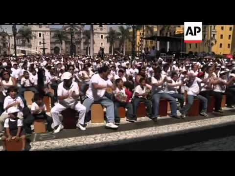 Record attempted for most people playing Peruvian cajon instrument