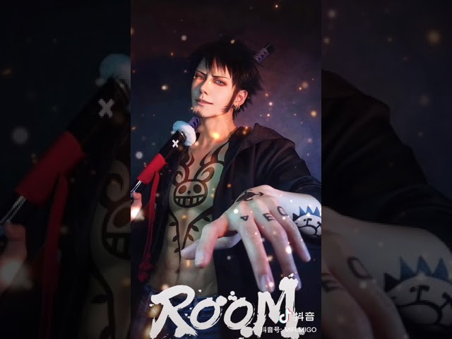 Vídeo relacionado con bbganlian Anime One Piece Trafalgar D Water Law Disfraz de cosplay Juego de Roles Uniforme Set Completo Halloween Carnaval Traje de Vestir con Sombrero Pendientes para Hombres (L)