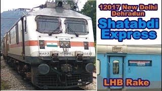 preview picture of video '12017 New Delhi Dehradun Shatabdi Express at Raiwala Junction'