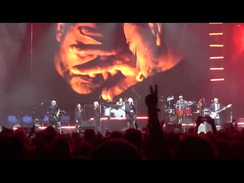 2023.05.05 Bp. Aréna, Bikini 40 - Nyitány + Lóhere