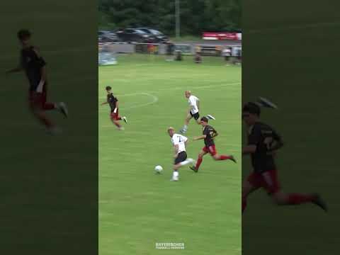 ⚽🔥 Perfekt in den Knick geschweißt: Benjamin Tolks trifft sensationell für die SpVgg Lam! 🚀  #bfv