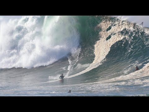 Massive waves slam the Wedge