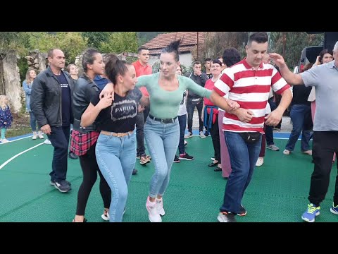 🔴 Sestre Adela i Selma kolo vode - Glavatičevo kod Konjica - Amko Bend - Bosanski teferic