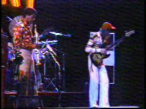 video Weather Report w Jaco Pastorius Teen Town Midnight Special 1977