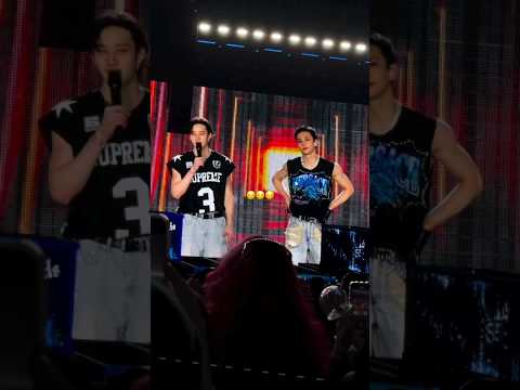 ~Bangchan & Hyunjin talking about escape and red lights ♥ 🤭 🐺 🥟 ✨ #skz #Bangchan #Hyunjin