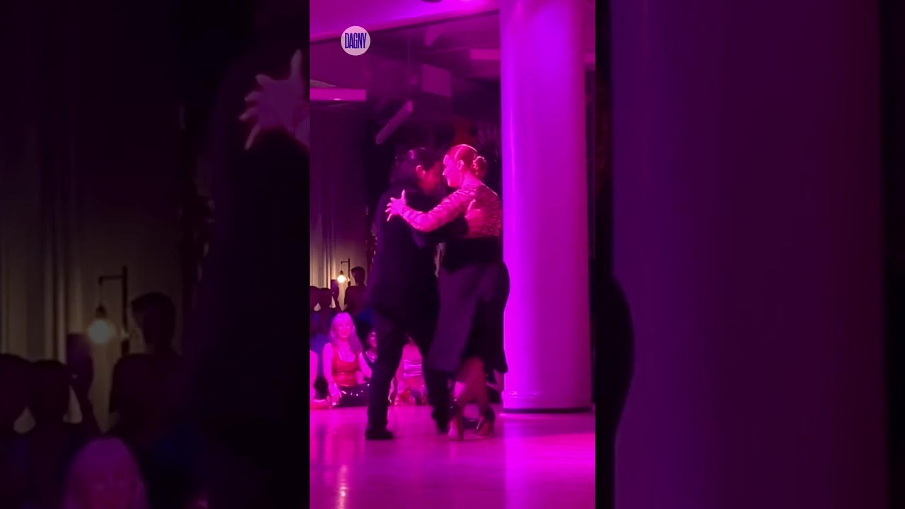 Ariadna Naveira & Fernando Sánchez Argentine tango to "Noches de Colón" by Ricardo Tanturi (10/11)