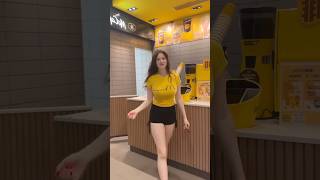 #マック　#mcdonalds  #巨乳　#美乳　#ノーブラ　#song #cover #bikini #ai #model #beauty #可愛い