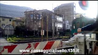 preview picture of video 'pedestrian level crossing in Nocera Inferiore / passaggio a livello pedonale'