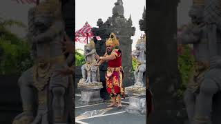 Download lagu NONTON LANGSUNG TARI KECAK DI PURA ULUWATU BALI! 😍 mp3
