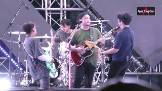 Download lagu Mungkinkah, Pedih - Last Child | At Jakarta Lebaran Fair 2024 mp3 Download lagu Mungkinkah, Pedih - Last Child | At Jakarta Lebaran Fair 2024 mp3